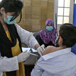 خیبرپختونخوا میں ویکسین کی دوسری خوراک ب فارم سے مشروط
